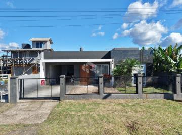 Casa · 130m² · 3 Quartos · 1 Vaga · Casa Moderna de 3 dormitórios sendo 1 suíte mobiliada com pisicna na Zona Norte de Capão da Canoa