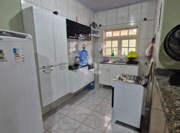 Casa · 67m² · 2 Quartos · 1 Vaga · Casa com 2 dormitórios e 1 vaga de garagem, no bairro Farrapos, em Porto Alegre.