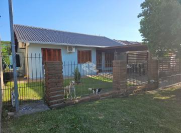 Casa · 142m² · 2 Quartos · 1 Vaga · Casa de 02 dormitórios com piscina no bairro Esmeralda