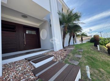 Casa · 300m² · 3 Quartos · 3 Vagas · Casa de esquina com 3 dormitórios, sendo 1 suíte e 3 vagas.