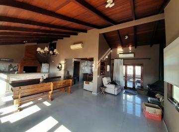 Apartamento · 298m² · 3 Quartos · 3 Vagas · Cobertura de andar inteiro com piscina e 3 vagas e suíte master