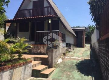 Casa · 300m² · 2 Quartos · 3 Vagas · Cabana de madeira com 3 dormitórios com 80m² em um terreno de 300m² próxima a Av. Baltazar de Olivei