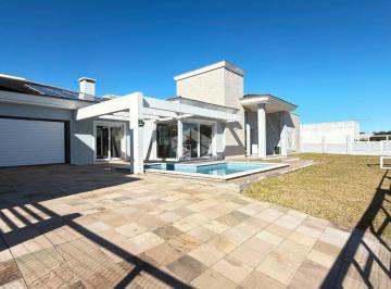Casa · 420m² · 3 Quartos · 1 Vaga · Casa térrea, 3 suítes independentes, lavabo, área gourmet e piscina, toda climatizada no bairro gira