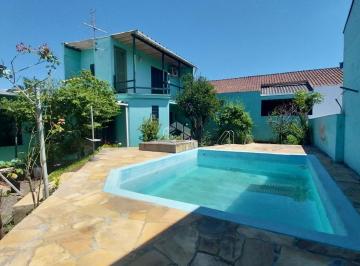 Casa · 182m² · 4 Quartos · 2 Vagas · Vende casa com 3 quartos , com anexo nos fundos, piscina, pátio no Igara Canoas