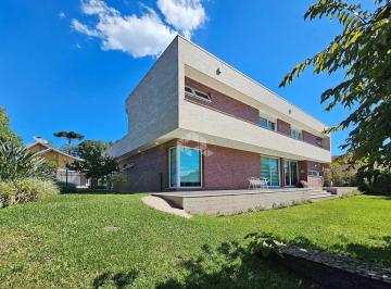 Casa · 350m² · 4 Quartos · 3 Vagas · Vende-se uma casa no bairro Santo Antão Bento Gonçalves RS