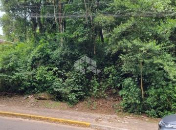 Terreno · 1027m² · Terreno com potencial construtivo no Bairro Moura, em Gramado - 1.027m²