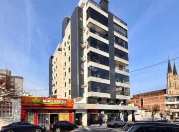Apartamento · 97m² · 3 Quartos · 1 Vaga · Apartamento semimobiliado com 03 dormitórios no Centro