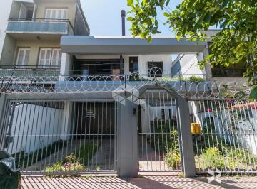 Casa · 210m² · 3 Quartos · 2 Vagas · Sobrado com 3 dormitórios pronto para morar no bairro Rio Branco!