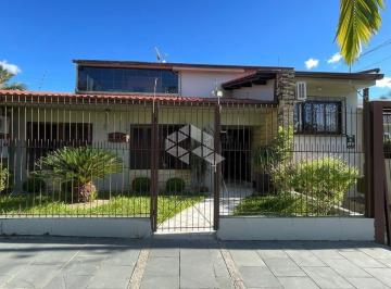 Casa · 299m² · 4 Quartos · 3 Vagas · Casa com piscina de 4 dormitórios no bairro Higienópolis!