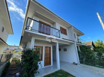 50 · Casa duplex de 3 dormitórios no bairro Avenida!