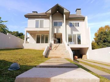 1 · Casa nova e ampla no bairro Higienópolis, 03 dormitórios/suítes
