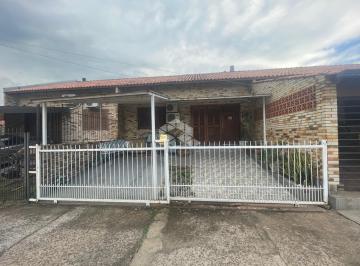 Casa · 61m² · 2 Quartos · Geminado com 2 dormitórios localizado no Bairro Arroio Grande