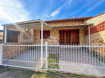 Casa · 61m² · 2 Quartos · Geminado com 2 dormitórios localizado no Bairro Arroio Grande