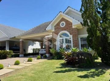 Casa · 260m² · 3 Quartos · 2 Vagas · Casa plana de 3 dormitórios no Condomínio Reserva dos Pássaros!