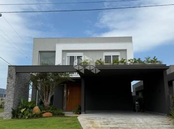 Apartamento · 326m² · 5 Quartos · Casa com 5 suíte beira lago de esquina nova nunca habitada no condomínio Capão Ilhas Resort em Capão