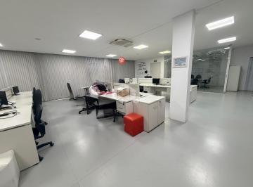 Comercial · 145m² · Ampla Sala comercial medindo 145 m², localizada na proximidades da CIC