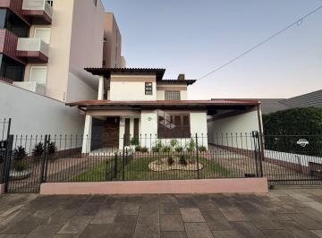 Casa · 250m² · 3 Quartos · 3 Vagas · Casa com 3 dormitórios (01 suíte master)  no Bairro Santo Inácio!
