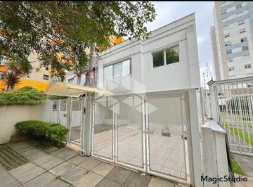 Comercial · 226m² · 1 Vaga · Casa comercial com 226 m2 no bairro Santa Cecília.
