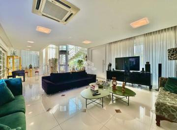 Casa · 515m² · 6 Quartos · 4 Vagas · Casa em Condomínio de 6 dormitórios com 3 suites, e 4 vagas de garagem, com 515m2, no bairro Jurerê