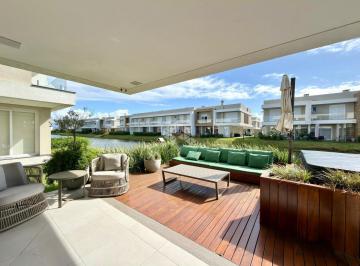 Casa · 166m² · 4 Quartos · 1 Vaga · Casa Sobrado de 4 dormitórios sendo 2 suítes mobiliada com varanda a baira lago em Condomínio Fechad