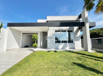 Casa · 151m² · 3 Quartos · Casa térrea com 3 dormitórios, sendo 2 suítes, esquina com área verde na Noiva do Mar em Xangr-Lá/R