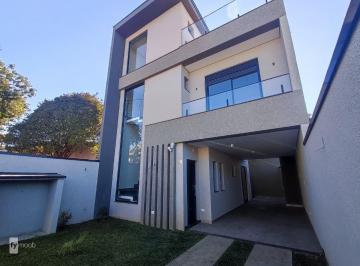 Casa · 136m² · 3 Quartos · 2 Vagas · Sobrado Triplex 3 Quartos no Bairro Boqueirão