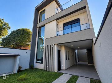 Casa · 136m² · 3 Quartos · 2 Vagas · Sobrado com 3 Quartos no Bairro Boqueirão