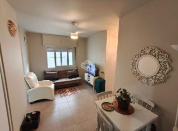 Apartamento · 40m² · 1 Quarto · Apartamento de 1 dormitório mobiliado a uma quadra da praia na Zona Nova de Capão da Canoa!