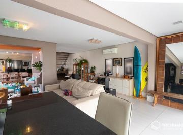 Casa · 212m² · 3 Quartos · 2 Vagas · Casa em condomínio de alto padrão, Porto Alegre