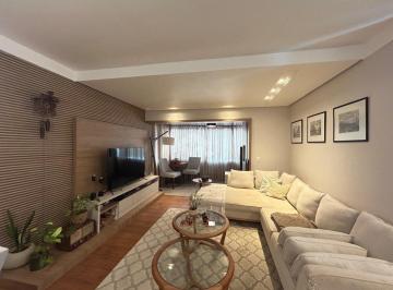 Apartamento · 154m² · 3 Quartos · 2 Vagas · Apartamento de 03 dormitórios com 02 suítes, central e semimobiliado!