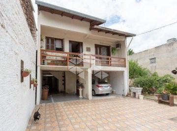 Casa · 161m² · 3 Quartos · 3 Vagas · Casa Exclusiva com Duas Construções - Conforto e Praticidade!