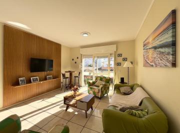 Apartamento · 130m² · 2 Quartos · 1 Vaga · Apartamento 2 dormitórios + dependência, 3 sacadas, apartamento amplo no Centro de Capão da Can/RSa