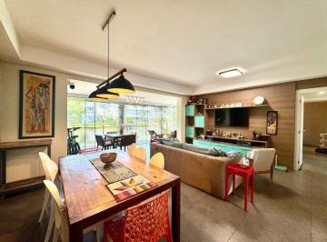Apartamento · 197m² · 3 Quartos · 2 Vagas · Apartamento Giardino com 3 dormitórios, sendo 1 suíte, banho social e lavabo, mobiliado e decorado, 