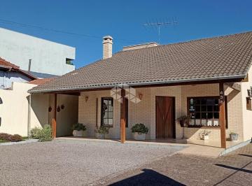 Casa · 309m² · 4 Quartos · 1 Vaga · Casa / Restaurante semi mobiliado no Bairro Campo do Meio em São Francisco de Paula