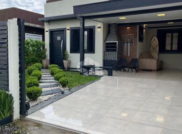 Casa · 51m² · 2 Quartos · Casa 2 dormitórios, banho social, ampla garagem com churrasqueira e estrutura em laje, totalmente mo