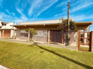 Casa · 54m² · 4 Quartos · 2 Vagas · Casa 3 dormitórios, amplo pátio com anexo nos fundos com 1 suíte na praia de Imbé