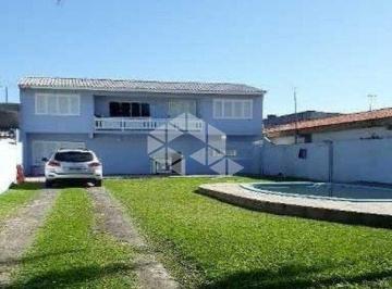 Casa · 164m² · 3 Quartos · 5 Vagas · Excelente sobrado, reformado, com ótimo terreno e muito bem localizado no município de Tramandaí/RS