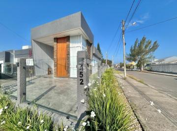 Casa · 72m² · 2 Quartos · 1 Vaga · Casa Alto Padrão de 2 dormitórios 1 suíte mobiliada com vaga de garagem em Capão da Canoa!