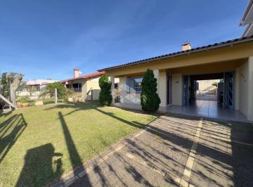 Casa · 150m² · 4 Quartos · Casa térrea, com 3 dormitórios, anexo nos fundos com 1 suíte, piscina e amplo pátio na praia de Rain