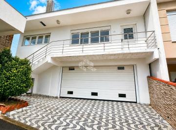 Casa · 214m² · 3 Quartos · 4 Vagas · Casa de Condomínio, 213m², 3 dorm com2 suítes e 4 vagas na Zona Norte