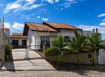 Casa · 70m² · 2 Quartos · 2 Vagas · CASA SOLTA COM 2 QUARTOS E COM AREA DE FESTAS