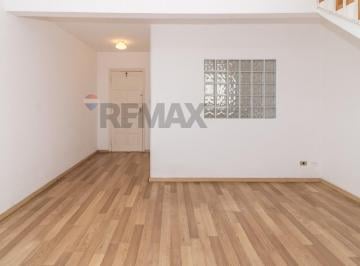 Casa · 140m² · 2 Quartos · 1 Vaga · Sobrado de Vila em Pinheiros: Espaço, Tranquilidade e Mobilidade