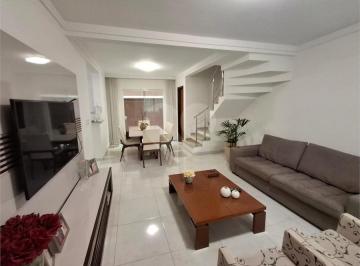 Casa · 142m² · 3 Quartos · 2 Vagas · Sobrado com 3 quartos à venda em Ahú - PR