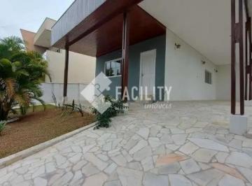 0 · Casa térrea em condomínio na região do Alphaville Campinas