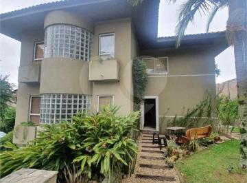 Casa de 4 quartos, Curitiba · Casa de 275 m² em terreno de 840 m² com 4 quartos à venda em Campo Comprido