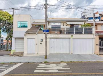 Casa · 308m² · 4 Quartos · 2 Vagas · Sobrado com 308m² Privativos no Centro de São José