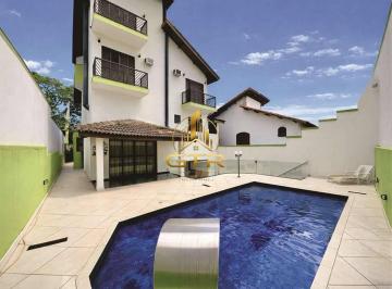 Casa · 339m² · 4 Quartos · 6 Vagas · Casa à Venda Próxima ao Shopping Granja Viana | 4 Suítes e Piscina