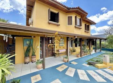 Casa · 1200m² · 3 Quartos · 2 Vagas · Casa Térrea Rústica 1.200m² | 3 Dormitórios, Lareira e Natureza!