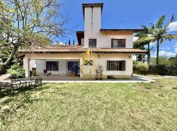 Casa · 255m² · 3 Quartos · 8 Vagas · Cond. Vila Velha | Casa Térrea 3 Suítes em Terreno Plano de 1.546m²