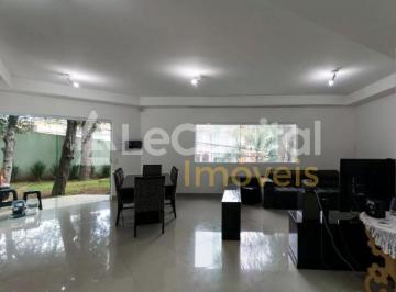 Casa · 260m² · 3 Quartos · 3 Vagas · Casa à venda com 260m², 3 quartos e 3 vagas